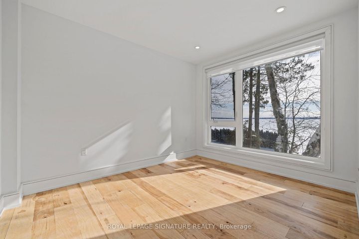 Photo 35 at 290 North Shore Boulevard E, LaSalle, Burlington