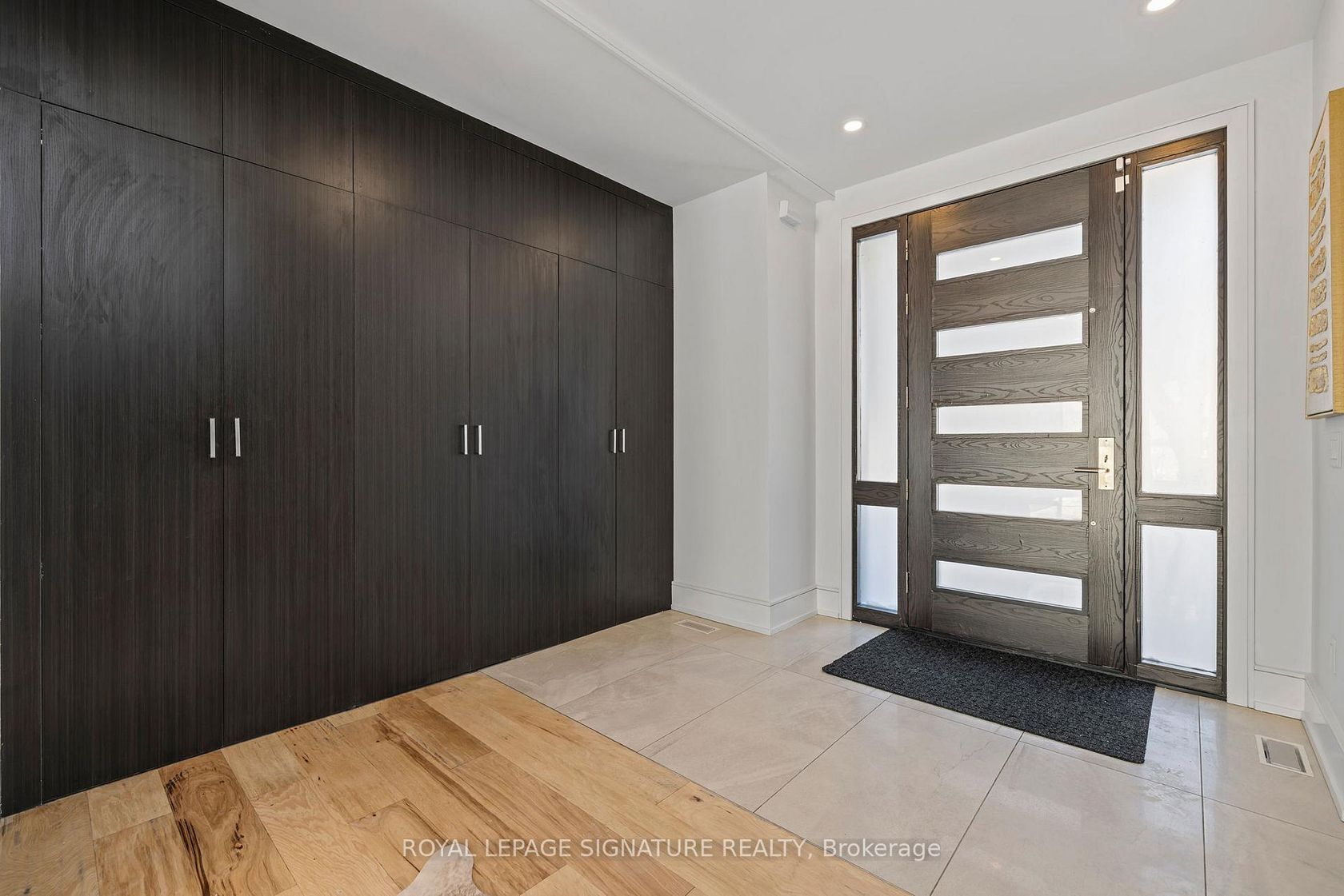 290 North Shore Boulevard E, LaSalle, Burlington 