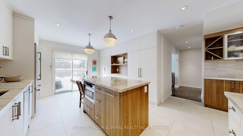 Photo 7 at 239 Rose Green Drive, Uplands, Vaughan