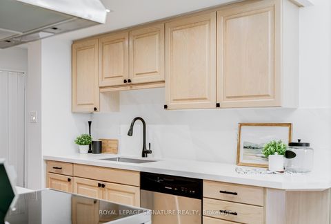 Photo 14 at 203 - 3151 Bridletowne Circle, L'Amoreaux, Toronto