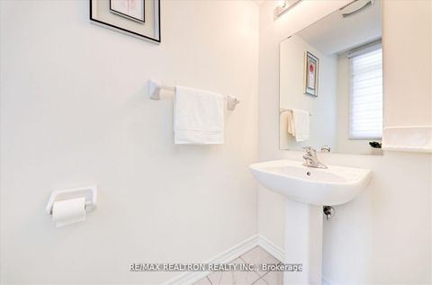 Photo 12 at 122 Cliff Thompson Court, Sutton & Jackson's Point, Georgina