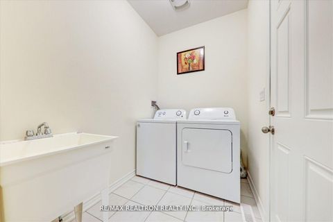 Photo 13 at 122 Cliff Thompson Court, Sutton & Jackson's Point, Georgina