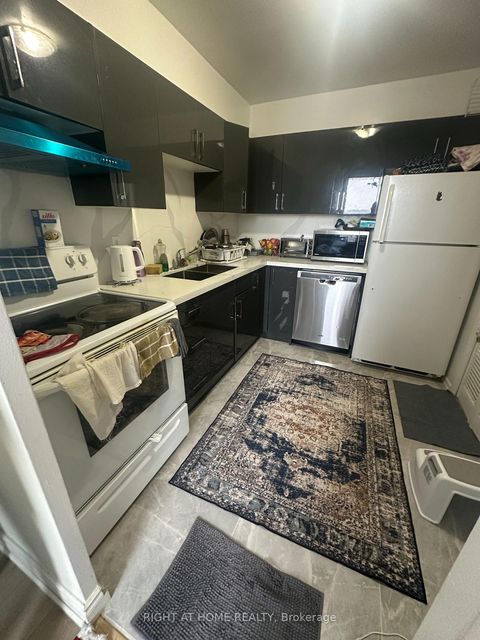 Photo 2 at 1403 - 20 Edgecliff Golfway, Flemingdon Park, Toronto