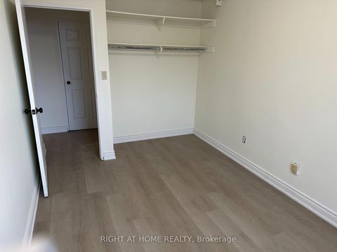 Photo 7 at 1403 - 20 Edgecliff Golfway, Flemingdon Park, Toronto