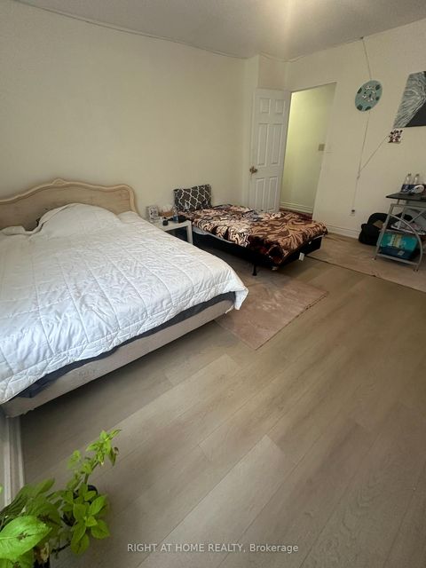 Photo 11 at 1403 - 20 Edgecliff Golfway, Flemingdon Park, Toronto