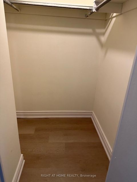 Photo 12 at 1403 - 20 Edgecliff Golfway, Flemingdon Park, Toronto