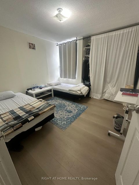 Photo 14 at 1403 - 20 Edgecliff Golfway, Flemingdon Park, Toronto