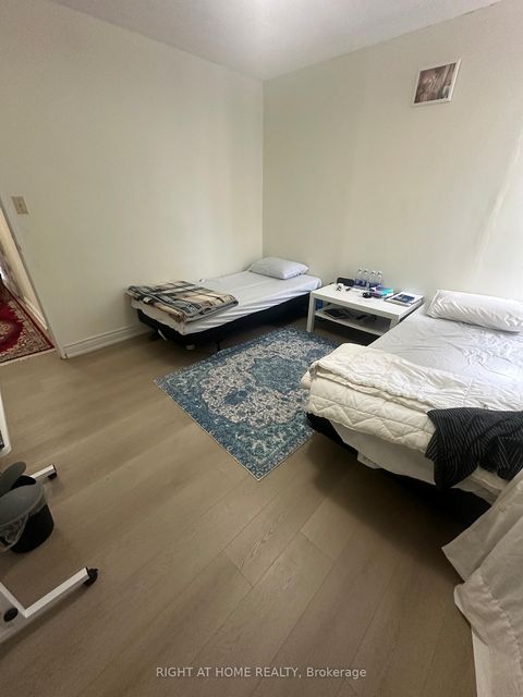 Photo 16 at 1403 - 20 Edgecliff Golfway, Flemingdon Park, Toronto