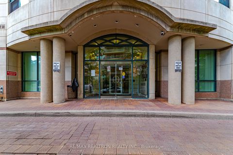 Photo 2 at LRG 7 - 7 Lorraine Drive, Willowdale West, Toronto