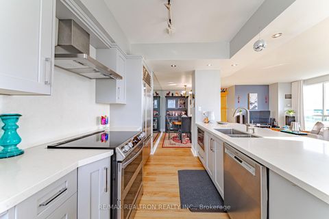 Photo 10 at LRG 7 - 7 Lorraine Drive, Willowdale West, Toronto