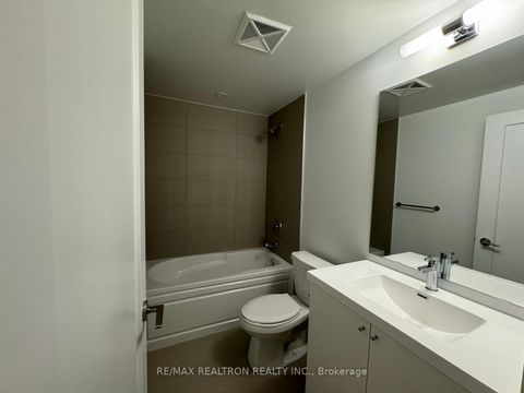 Photo 4 at 338 - 2545 Simcoe Street, Windfields, Oshawa