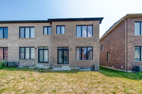 Photo 41 at 32 Jessica Antonella Street, Angus Glen, Markham
