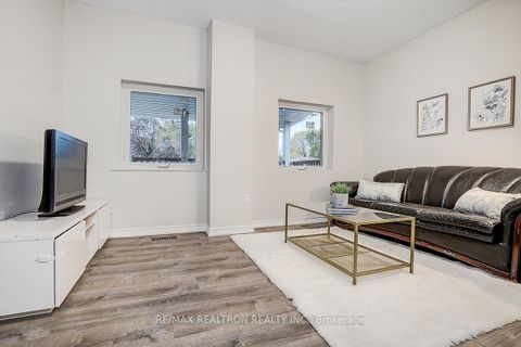 Photo 10 at 34 Patricia Avenue, Newtonbrook West, Toronto