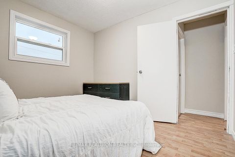 Photo 23 at 34 Patricia Avenue, Newtonbrook West, Toronto