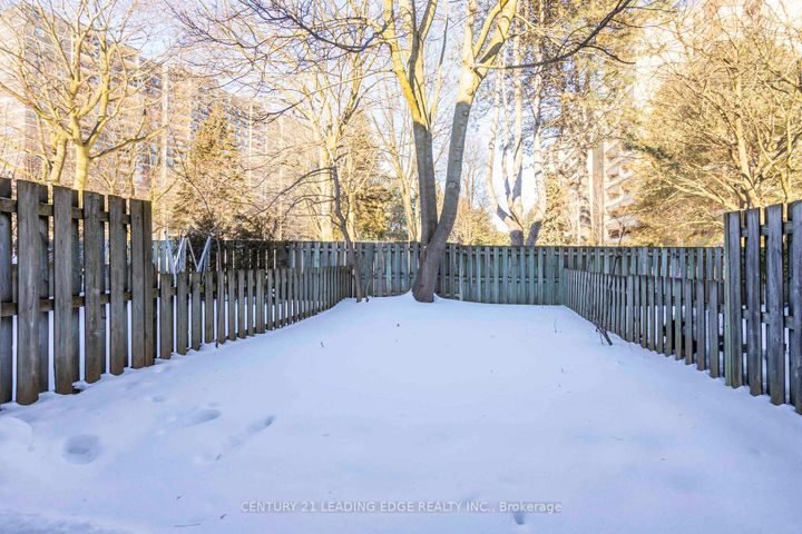 Photo 0 at 15 - 915 Inverhouse Drive, Clarkson, Mississauga