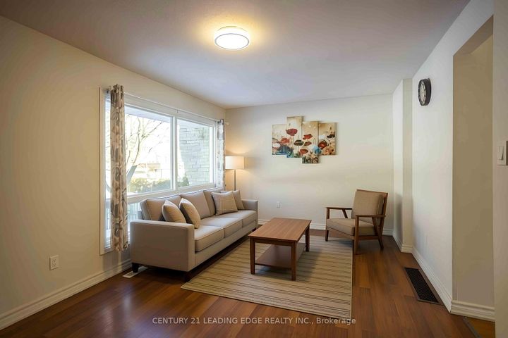 Photo 5 at 15 - 915 Inverhouse Drive, Clarkson, Mississauga