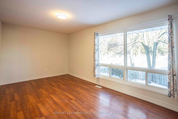 Photo 6 at 15 - 915 Inverhouse Drive, Clarkson, Mississauga