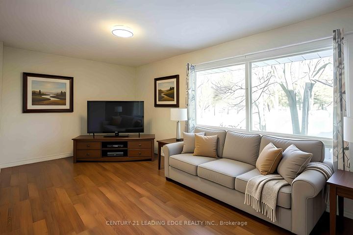 Photo 7 at 15 - 915 Inverhouse Drive, Clarkson, Mississauga