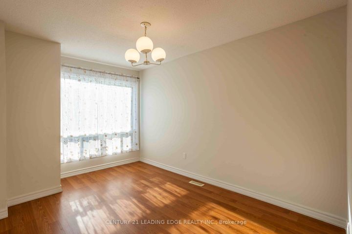 Photo 8 at 15 - 915 Inverhouse Drive, Clarkson, Mississauga