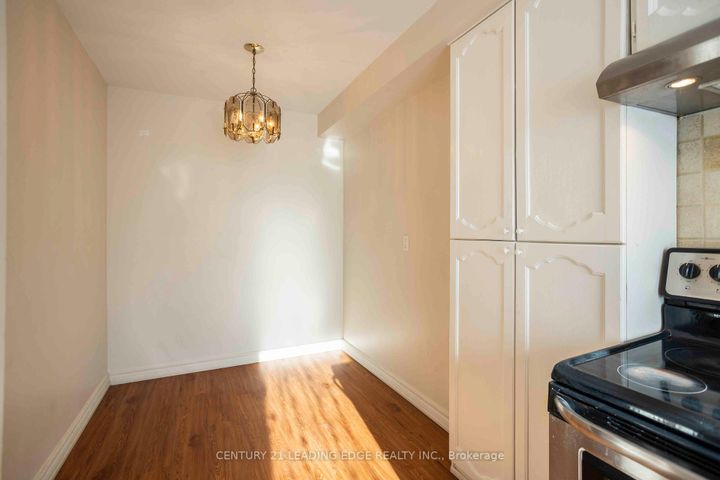 Photo 13 at 15 - 915 Inverhouse Drive, Clarkson, Mississauga