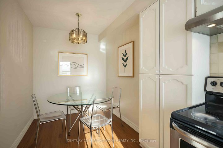 Photo 14 at 15 - 915 Inverhouse Drive, Clarkson, Mississauga