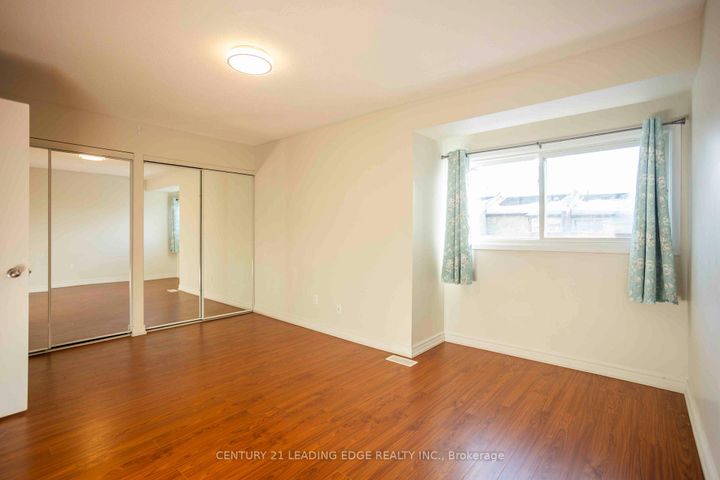 Photo 15 at 15 - 915 Inverhouse Drive, Clarkson, Mississauga