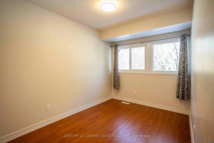 Photo 21 at 15 - 915 Inverhouse Drive, Clarkson, Mississauga