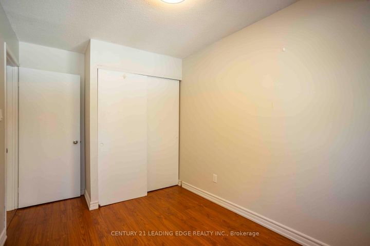 Photo 23 at 15 - 915 Inverhouse Drive, Clarkson, Mississauga