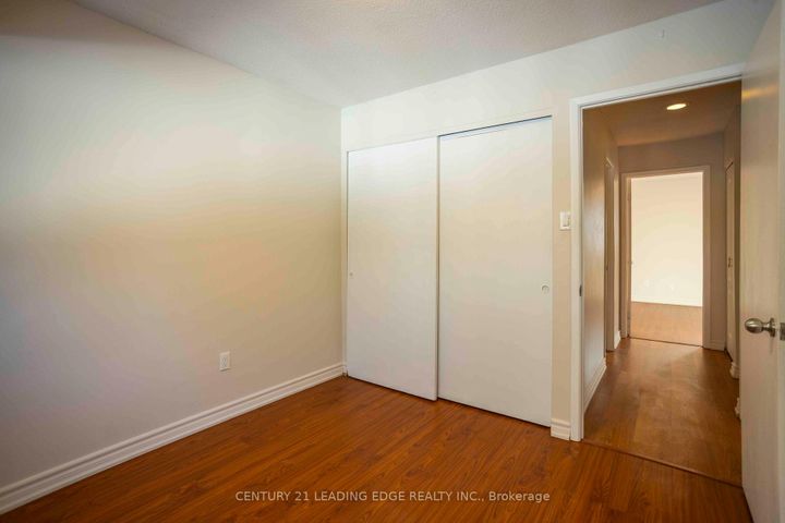 Photo 25 at 15 - 915 Inverhouse Drive, Clarkson, Mississauga