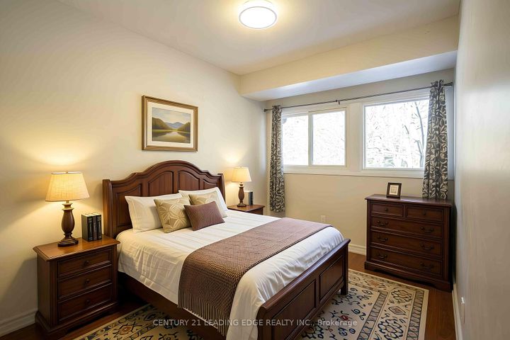 Photo 28 at 15 - 915 Inverhouse Drive, Clarkson, Mississauga