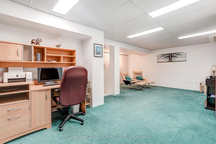 Photo 28 at 3169 Bartholomew Crescent, Meadowvale, Mississauga