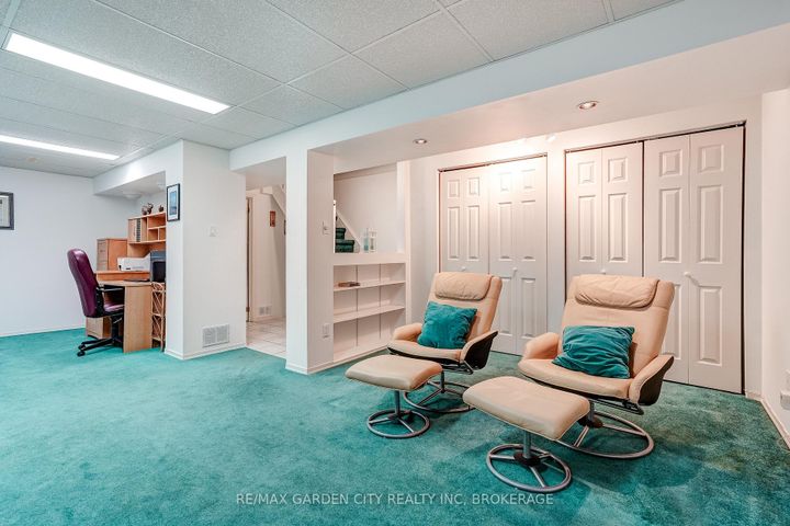 Photo 32 at 3169 Bartholomew Crescent, Meadowvale, Mississauga