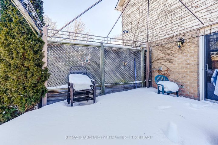 Photo 36 at 3169 Bartholomew Crescent, Meadowvale, Mississauga