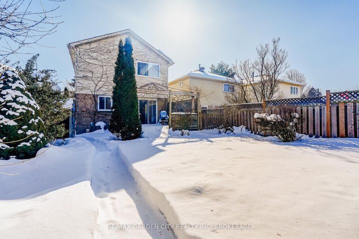 Photo 39 at 3169 Bartholomew Crescent, Meadowvale, Mississauga