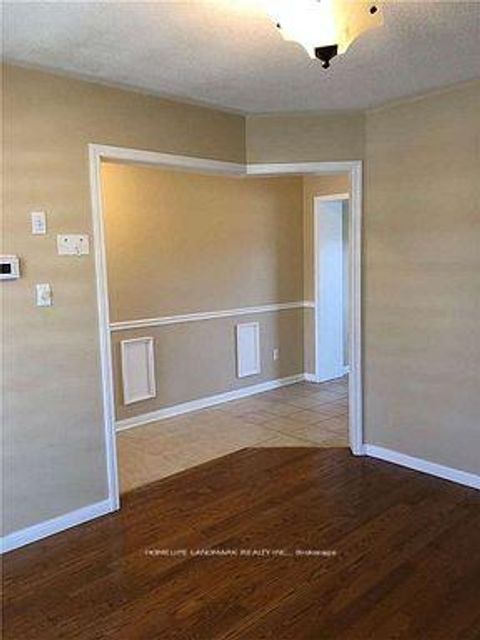 Photo 4 at 139 Raponi Circle, Rouge E11, Toronto