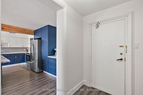 Photo 10 at 406 - 40 Baif Boulevard, North Richvale, Richmond Hill