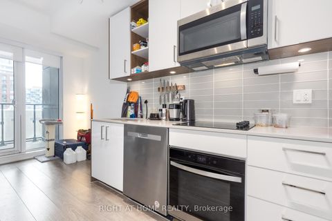 Photo 7 at 623 - 543 Richmond Street W, Waterfront Communities C1, Toronto