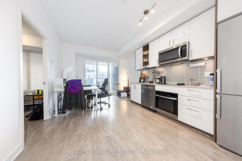 Photo 10 at 623 - 543 Richmond Street W, Waterfront Communities C1, Toronto
