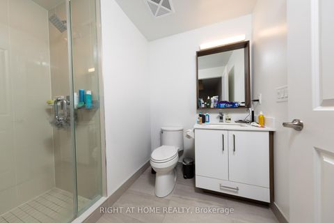Photo 17 at 623 - 543 Richmond Street W, Waterfront Communities C1, Toronto