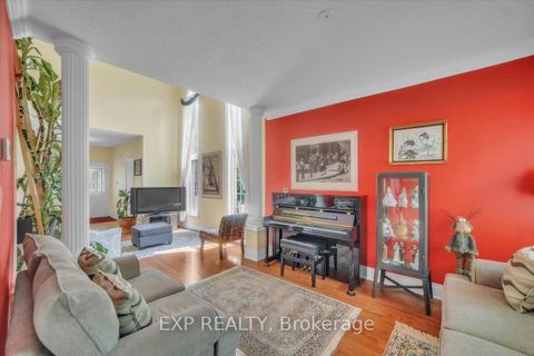 Photo 6 at 1 Vitlor Drive, Oak Ridges, Richmond Hill