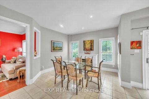 Photo 7 at 1 Vitlor Drive, Oak Ridges, Richmond Hill