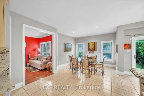 Photo 9 at 1 Vitlor Drive, Oak Ridges, Richmond Hill