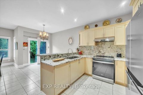 Photo 11 at 1 Vitlor Drive, Oak Ridges, Richmond Hill