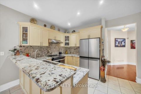 Photo 12 at 1 Vitlor Drive, Oak Ridges, Richmond Hill