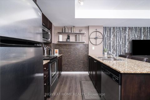 Photo 9 at 112 - 1 Ruttan Street, Dufferin Grove, Toronto