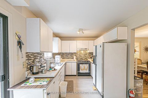 Photo 6 at 261 Badessa Circle, Brownridge, Vaughan