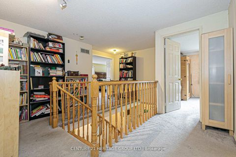 Photo 11 at 261 Badessa Circle, Brownridge, Vaughan