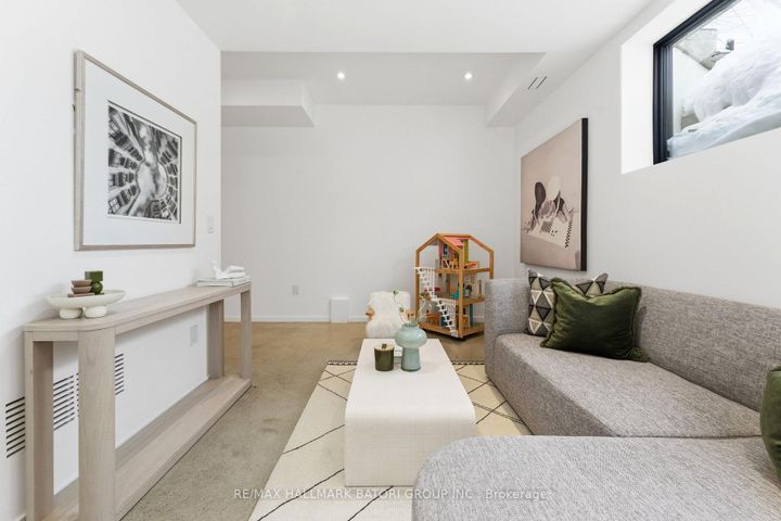 Photo 29 at 538 Duplex Avenue, Eglinton, Toronto