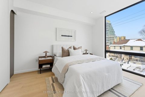 Photo 15 at 538 Duplex Avenue, Eglinton, Toronto