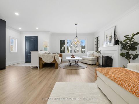 Photo 3 at 168 The Kingsway, Kingsway South, Toronto